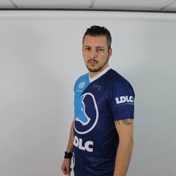 Ozstrik3r