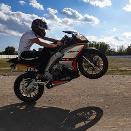 Esteban77